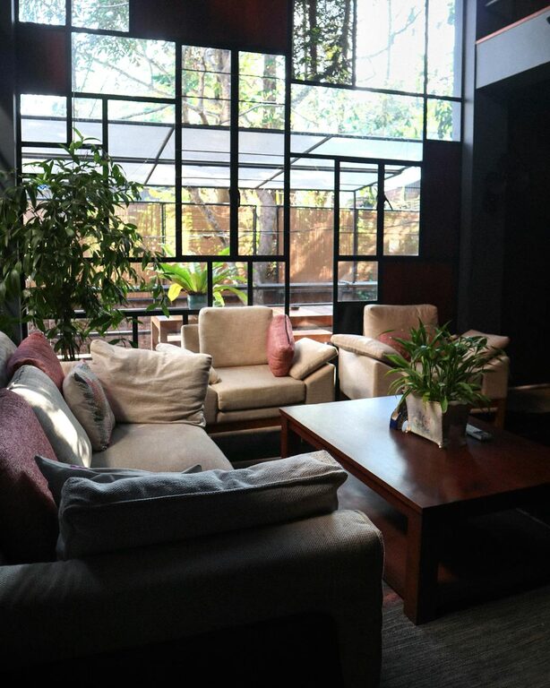 Tips for Creating a Cosy and Inviting Living Room on a Budget