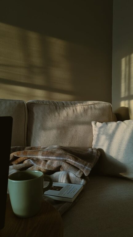 Simple Ways to Create a Cosy Reading Nook in Your Home